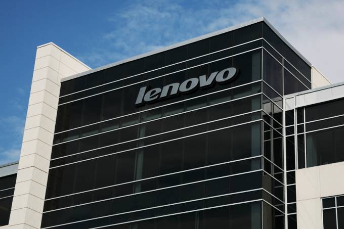 Lenovo monitora tributos com Systax